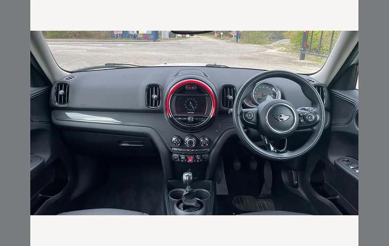 Used Mini Cooper Countryman 136 HP (100 kW) 2018 White SUV