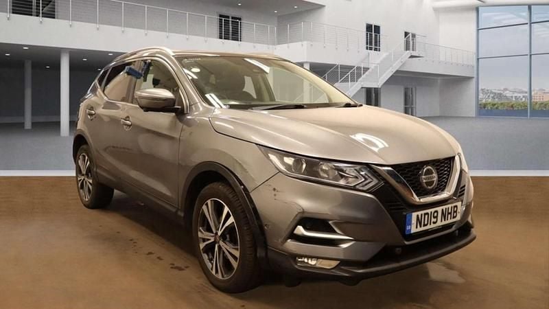 Grey Used 2019 Nissan Qashqai N-Connecta SUV | £11,500 (Good price) - Image 1/4
