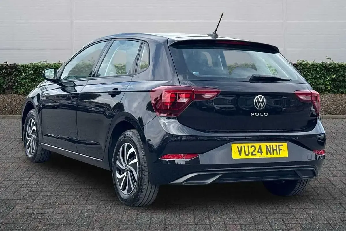 Used VW Polo Life 95 HP (69 kW) 2024 Black Hatchback