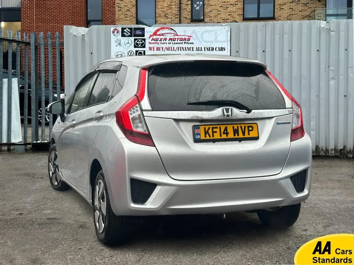 Second-hand Honda Jazz ES 99 CP (72 kW) 2015 Argintiu Hatchback