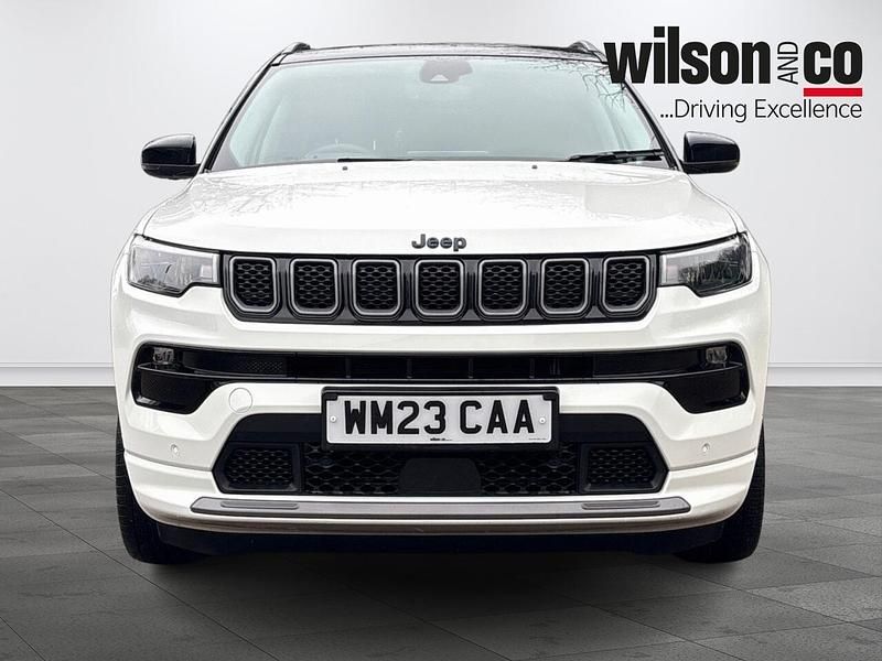 Used Jeep Compass 240 HP (176 kW) 2023 White/black SUV