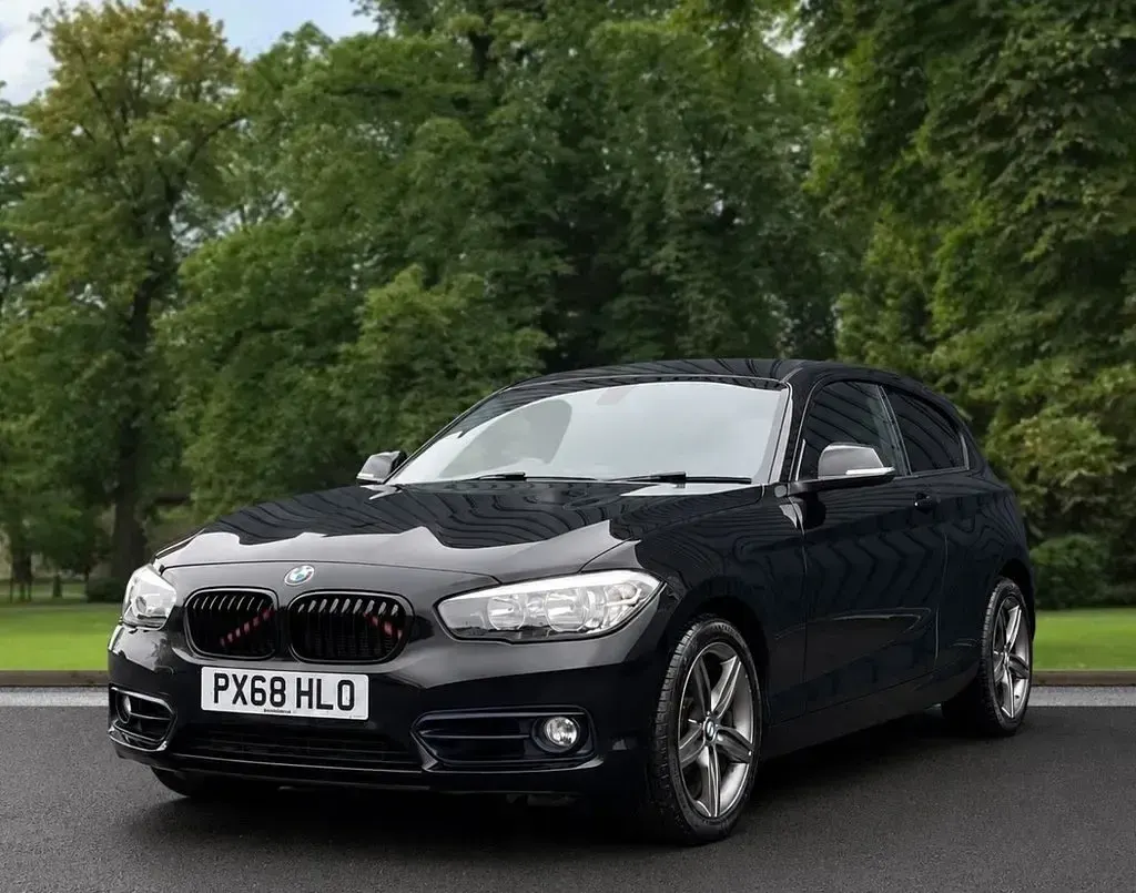 Used BMW 118 Sport Line 150 HP (110 kW) 2018 Black Hatchback