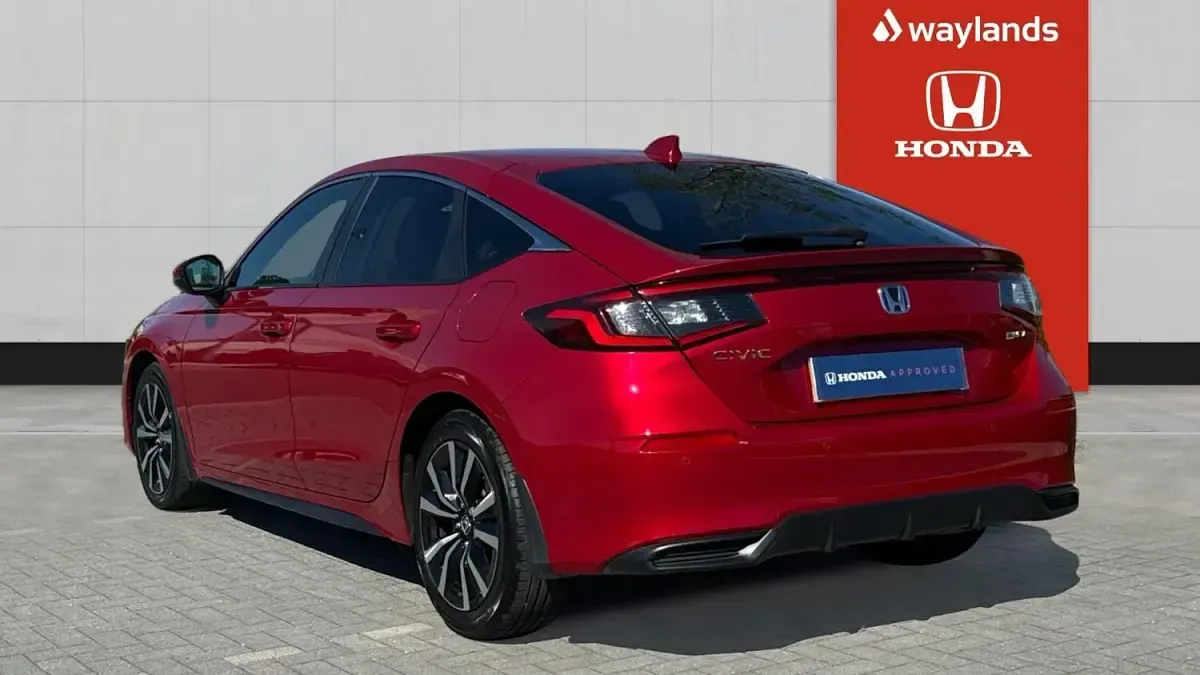 Käytetty Honda Civic Elegance 184 HP (135 kW) 2024 Punainen Viistoperä