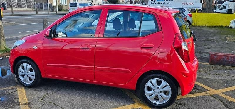 Used Hyundai i10 Active 85 HP (62 kW) 2012 Red Hatchback