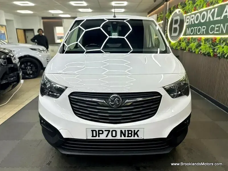 Used Vauxhall Combo Edition 130 HP (95 kW) 2021 White MPV