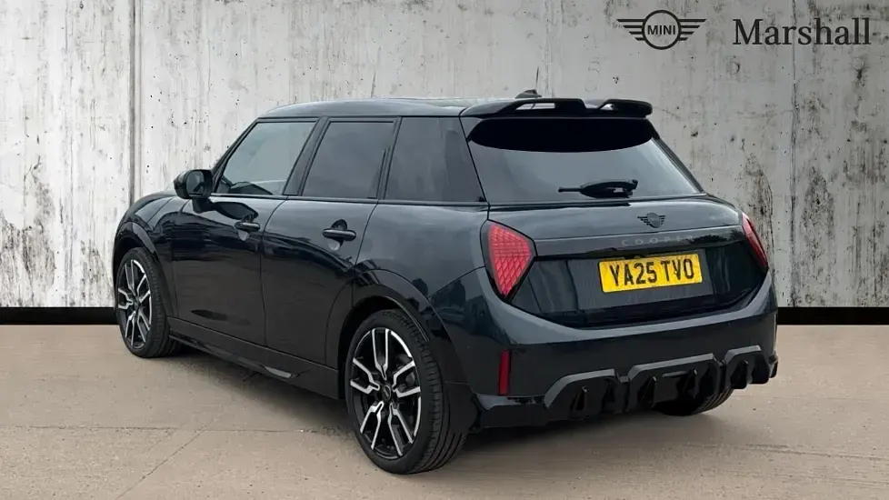 Begagnad Mini Cooper Sport 114 kW (156 HK) 2025 Grå Halvkombi