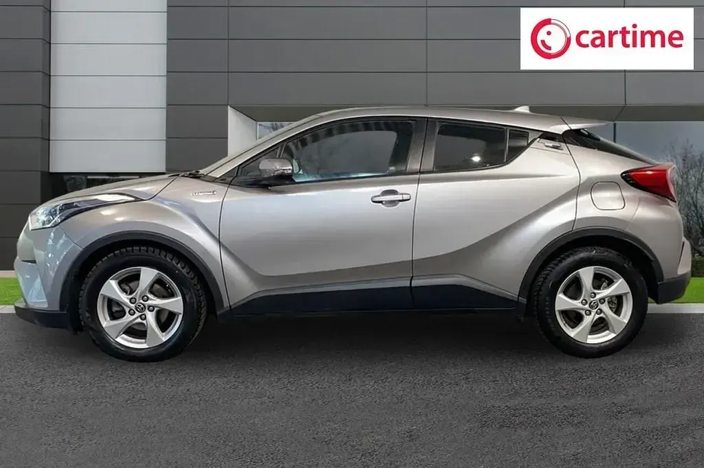 Usado Toyota C-HR 122 HP (89 kW) 2018 Prateado SUV