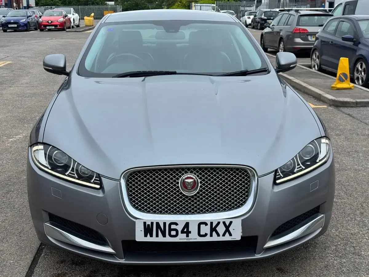 Käytetty Jaguar XF Premium Luxury 2014 Harmaa Sedan