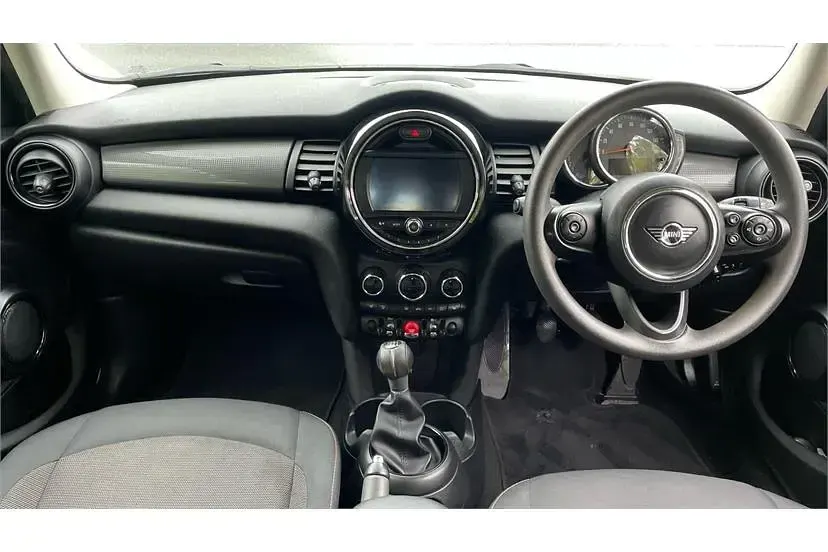 Usado Mini Cooper Classic 136 CV (100 kW) 2019 Verde Utilitario