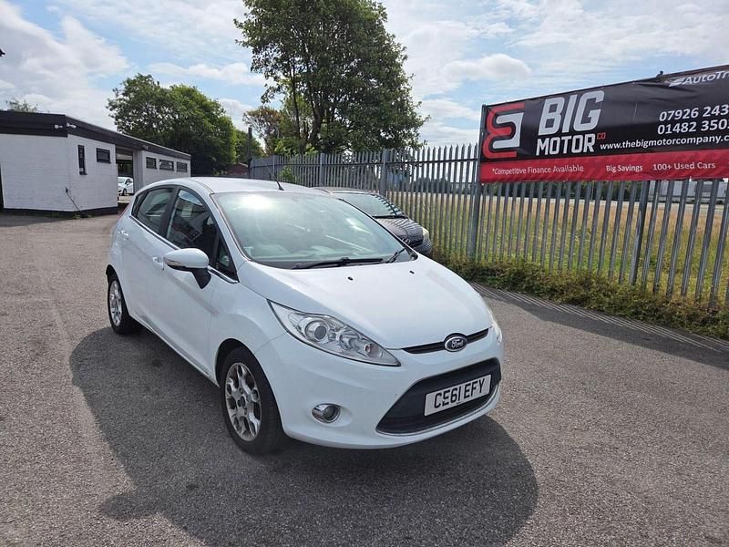 White Used 2011 Ford Fiesta Zetec Hatchback | £2,299 (Fair price) - Image 1/4