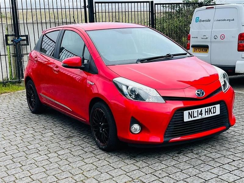Used Toyota Yaris Trend 2014 Red Hatchback