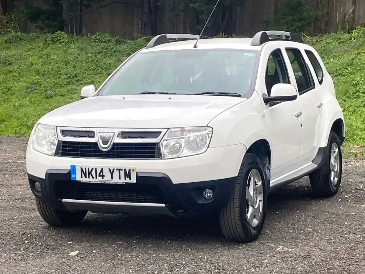 Second-hand Dacia Duster Lauréate 110 CP (80 kW) 2014 Alb SUV