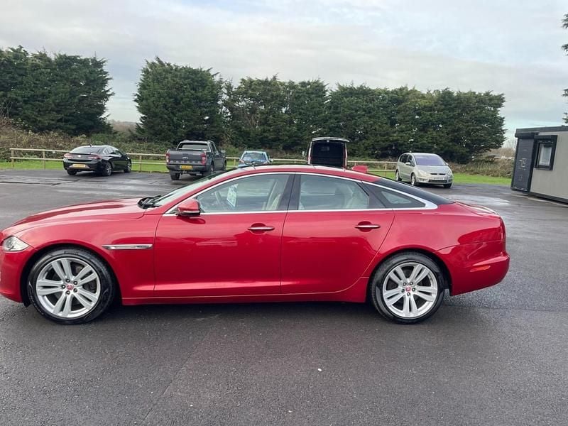 Used Jaguar XJ Premium Luxury 300 HP (220 kW) 2016 Red Sedan