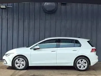 Used VW Golf VIII Life 150 HP (110 kW) 2024 White Hatchback