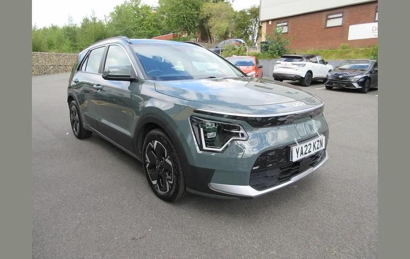Green Used 2022 Kia e-Niro 2 SUV | £17,000 (Fair price) - Image 1/4