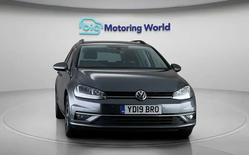 Used VW Golf VII Match 116 HP (85 kW) 2019 Grey Estate