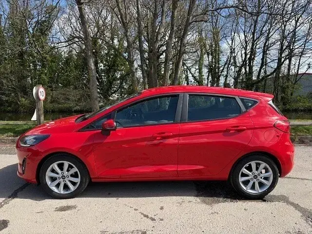 Gebraucht Ford Fiesta Trend 2022 Rot Kleinwagen