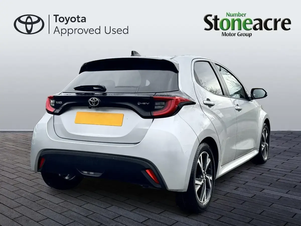 Used Toyota Yaris Design 114 HP (83 kW) 2025 Silver Hatchback