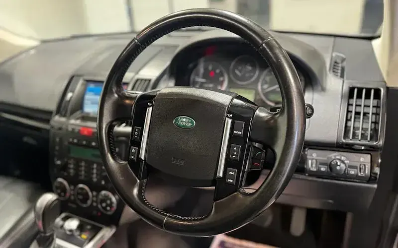 Used Land Rover Freelander 2 HSE 190 HP (139 kW) 2011 Grey SUV