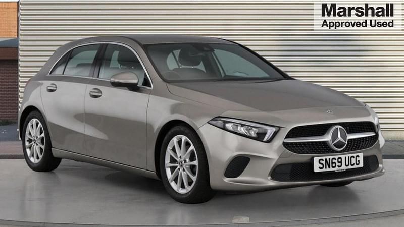 Silver Used 2019 Mercedes A180 Hatchback | £14,386 (Fair price) - Image 1/4