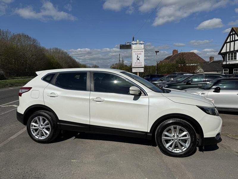 Used Nissan Qashqai Acenta 2014 White SUV