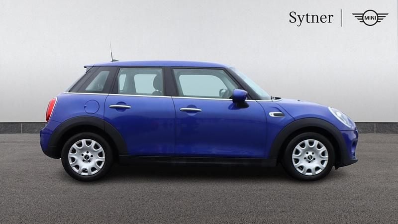 Used Mini ONE Classic 101 HP (74 kW) 2020 Blue Hatchback