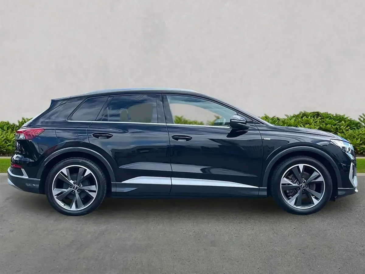 Used Audi Q4 e-tron S-Line 210 kW (286 HP) 2025 Black SUV