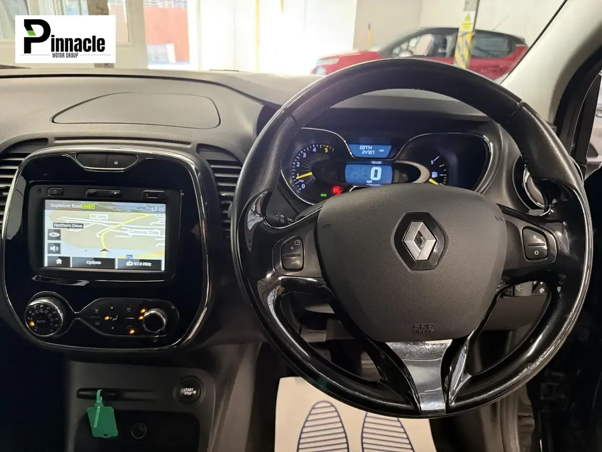 Used Renault Captur Dynamique 90 HP (66 kW) 2014 Black SUV
