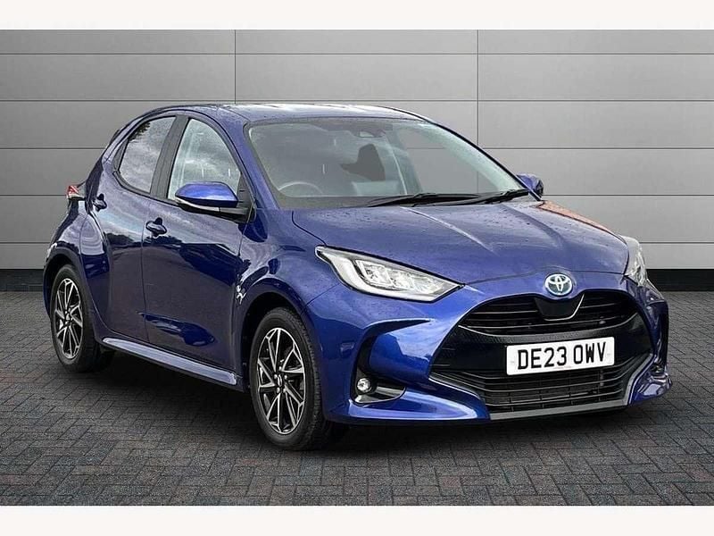 Blue Used 2023 Toyota Yaris Hybrid Design Hatchback | £16,650 (Fair price) - Image 1/4