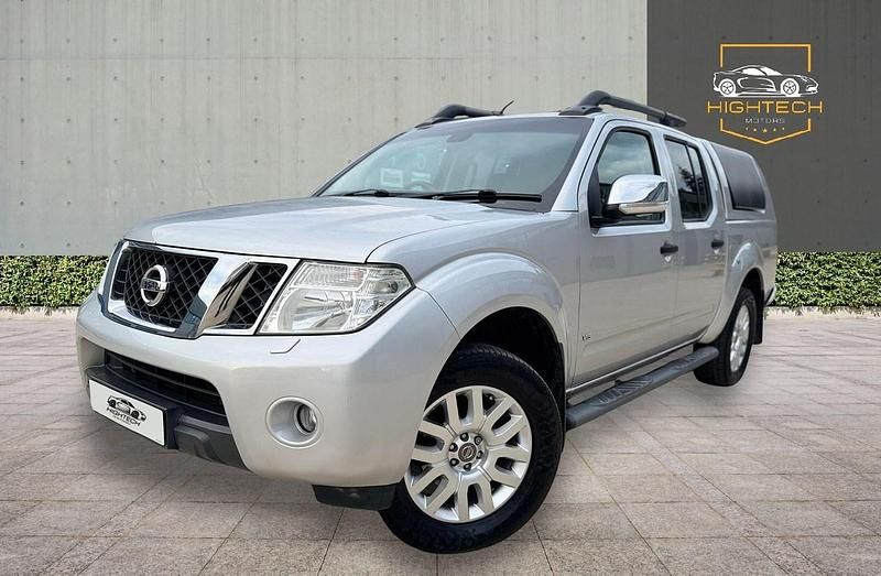 Begagnad Nissan Navara 2011 Silver Pickup