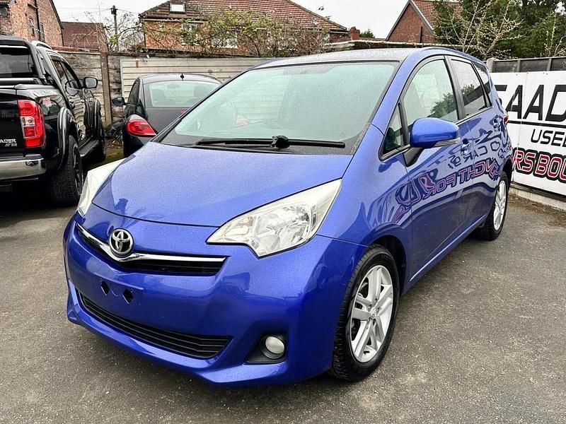 Used Toyota Verso 2011 Blue MPV