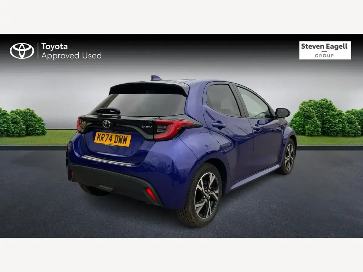 Used Toyota Yaris Design 2024 Blue Hatchback