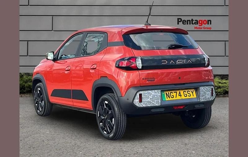 Used Dacia Spring Extreme 47 kW (65 HP) 2024 Red Hatchback