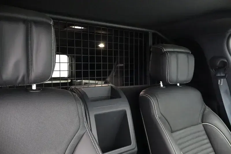 Używany Land Rover Discovery 5 HSE Dynamic 296 KM (217 kW) 2024 Szary SUV