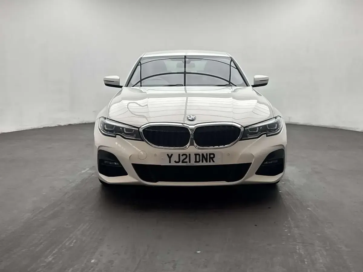 Used BMW 318 M Sport 156 HP (114 kW) 2021 White Sedan