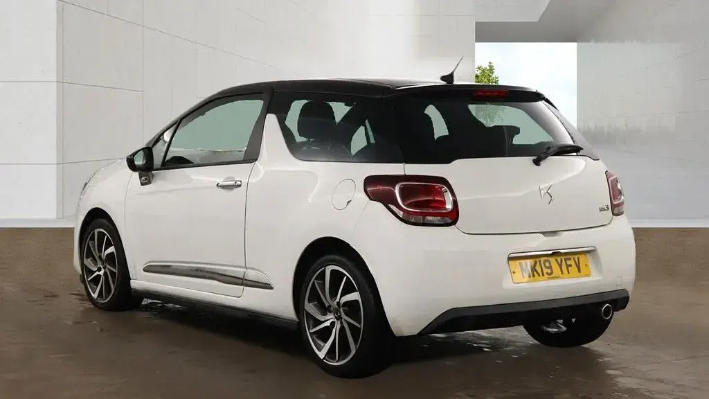 Used DS Automobiles DS3 Connected Chic 2019 White Hatchback