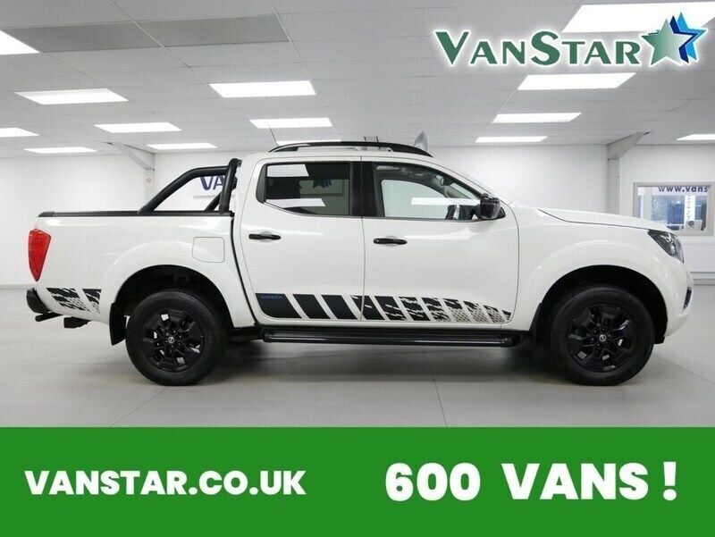 White Used 2021 Nissan Navara N-Guard Pickup | £24,989 (A bit pricey) - Image 1/4