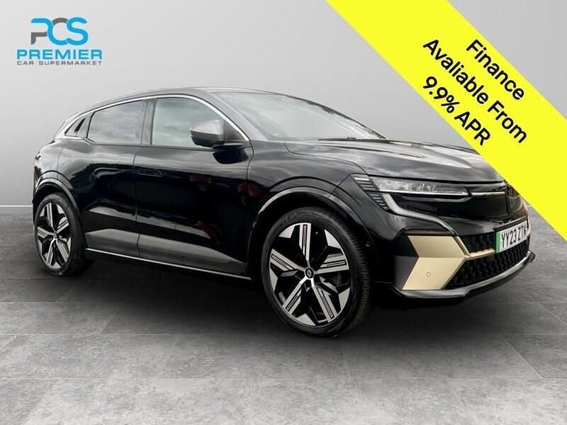Black/grey Used 2023 Renault Mégane Iconic Hatchback | £13,495 (Fair price) - Image 1/3