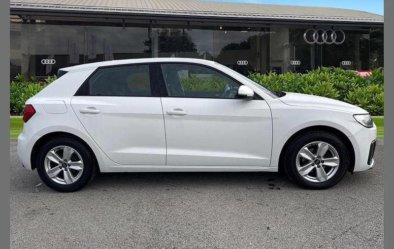 Used Audi A1 Design 95 HP (69 kW) 2023 White SUV