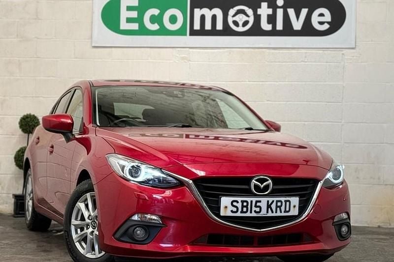 Used Mazda 3 165 HP (121 kW) 2015 Red Hatchback