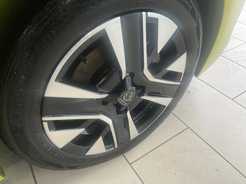 Used Peugeot 208 Allure 99 HP (72 kW) 2024 Yellow Hatchback