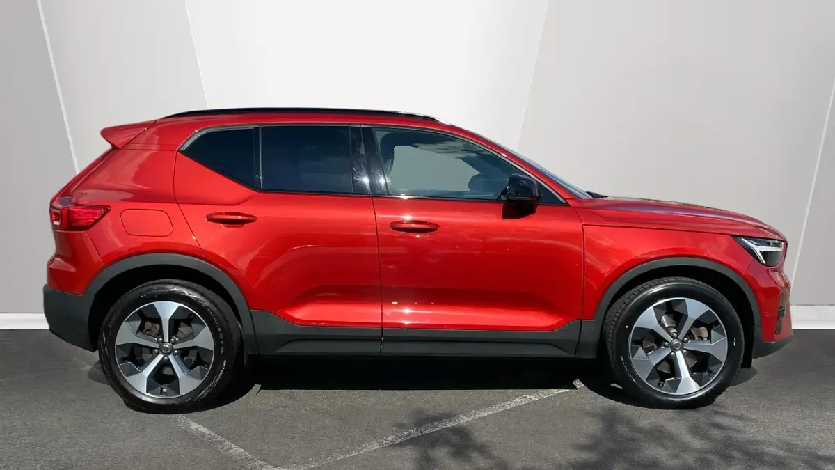 Used Volvo XC40 Ultimate 197 HP (144 kW) 2023 Red SUV