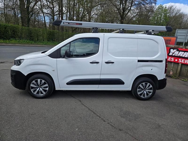 Used Peugeot Partner 131 HP (96 kW) 2021 White MPV