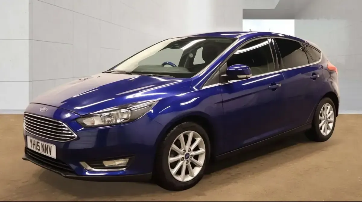 Used Ford Focus Titanium 125 HP (91 kW) 2015 Blue Hatchback