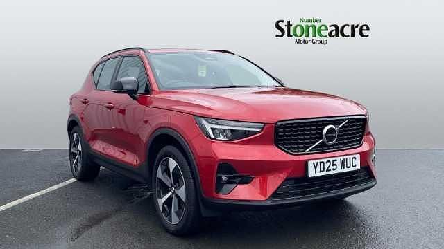 Usado Volvo XC40 Plus 194 HP (142 kW) 2025 Vermelho SUV
