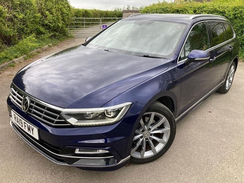 Used VW Passat R-line 150 HP (110 kW) 2019 Blue Estate