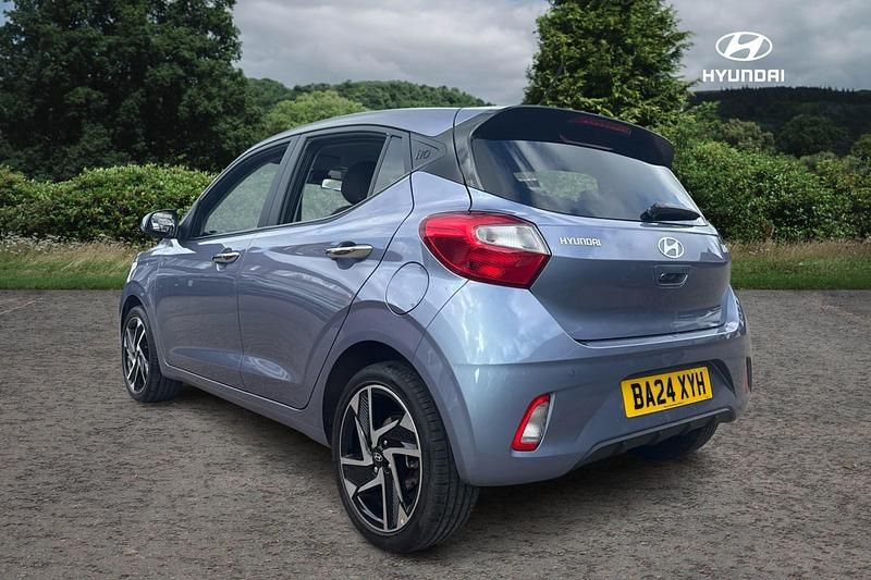 Used Hyundai i10 Premium 83 HP (61 kW) 2024 Blue Hatchback