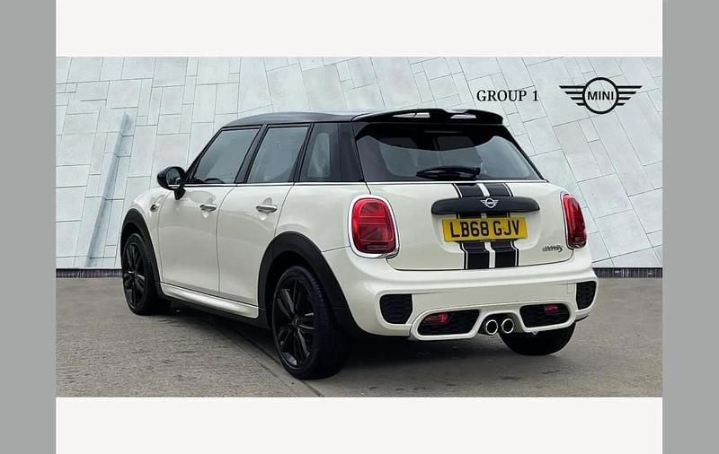 Used Mini Cooper S Sport 192 HP (141 kW) 2018 White Hatchback