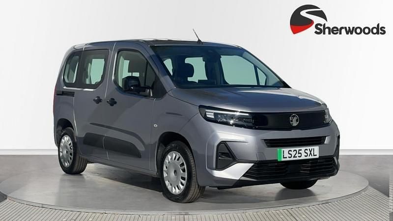Grey Used 2025 Vauxhall Combo Design Edition MPV | £16,499 (Fair price) - Image 1/4