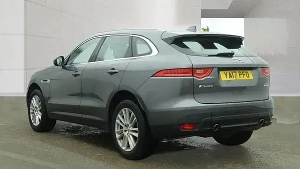 Used Jaguar F-Pace Portfolio 240 HP (176 kW) 2017 Grey SUV